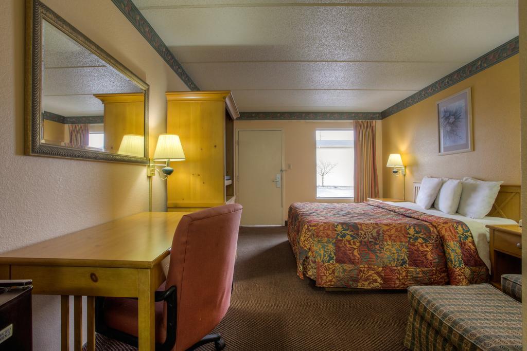 Royal Inn Pigeon Forge Room photo