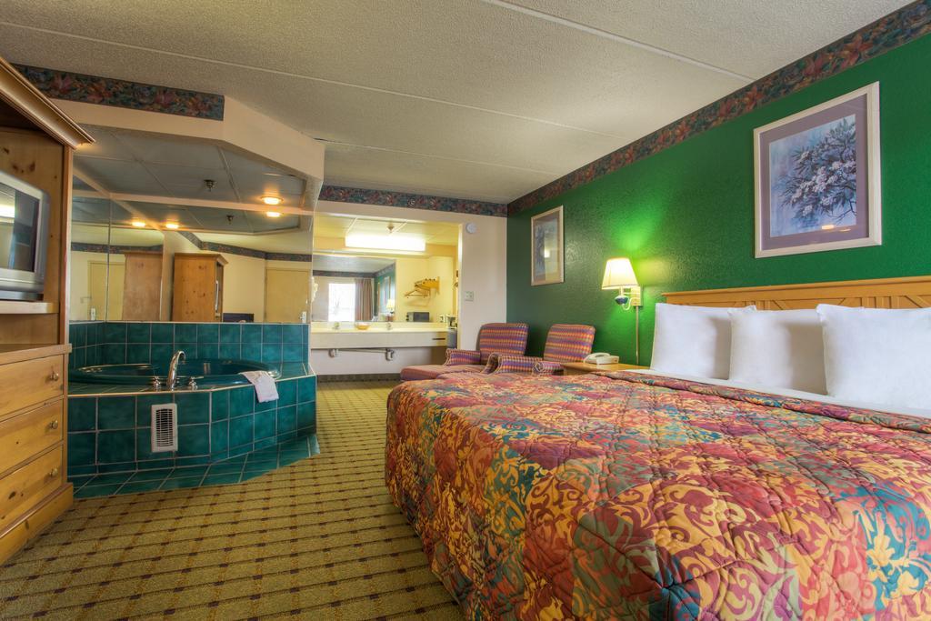 Royal Inn Pigeon Forge Room photo