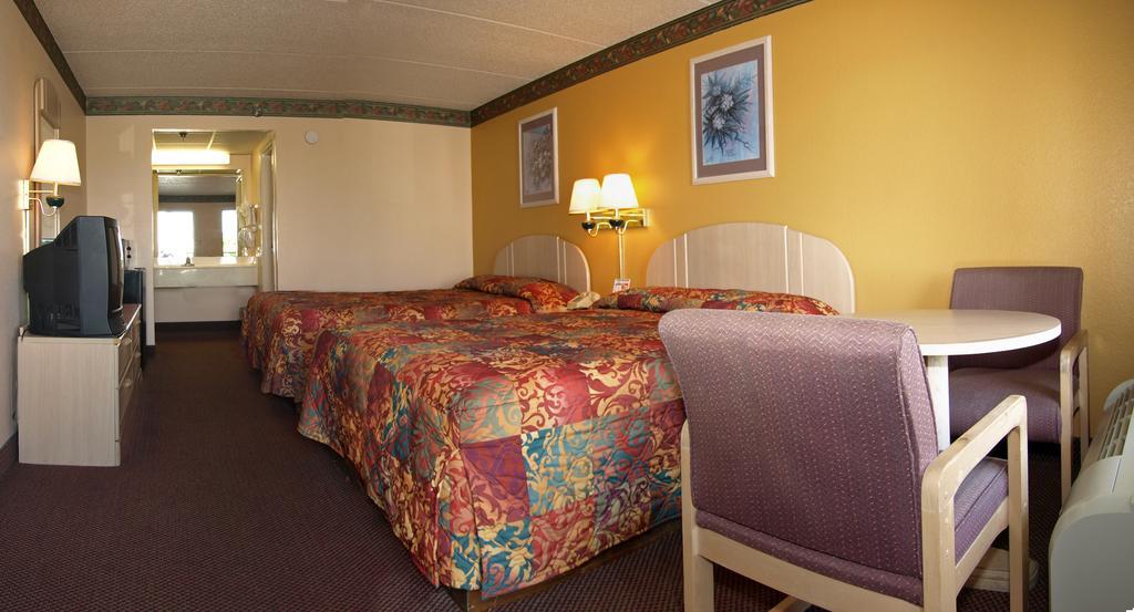 Royal Inn Pigeon Forge Room photo